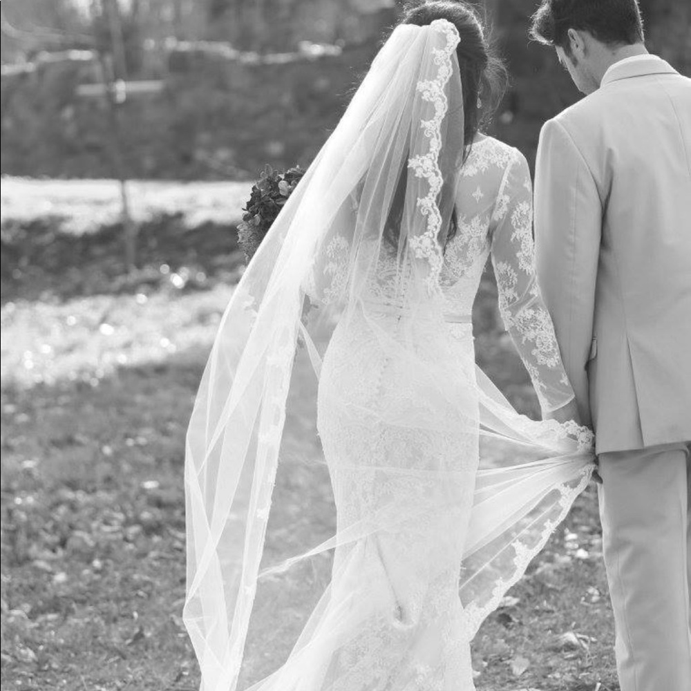 EUC - Cathedral Length Lace Lined Wedding Veil